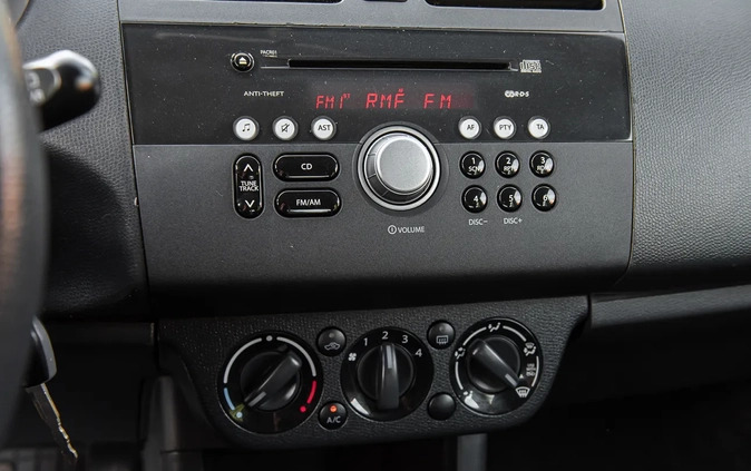 Suzuki Swift cena 18900 przebieg: 174000, rok produkcji 2009 z Ozimek małe 352